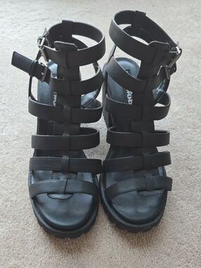 Dirty Laundry Gladiator Block Heel Sandals Size 10